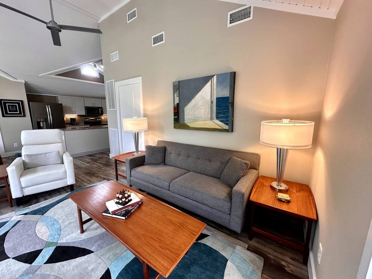 Living room · View 3