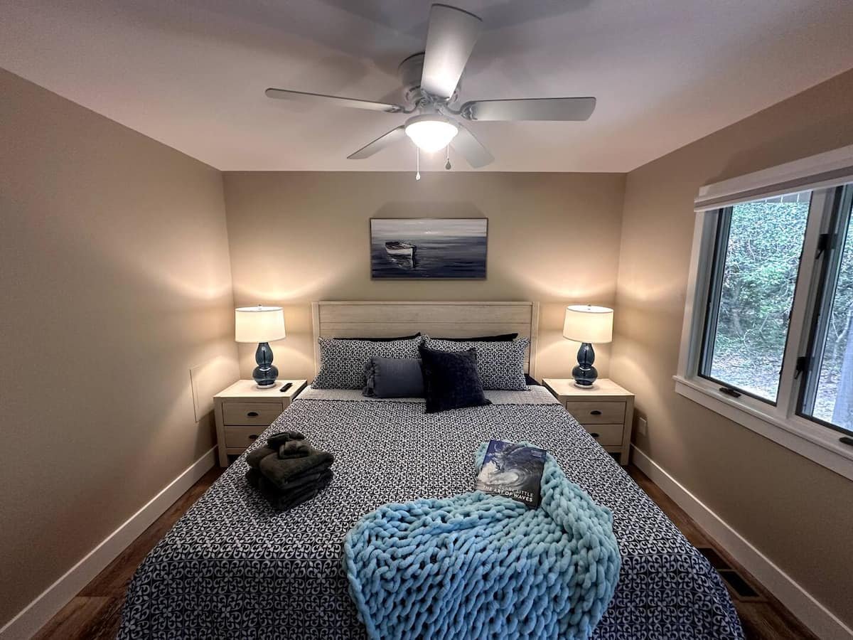 Guest bedroom