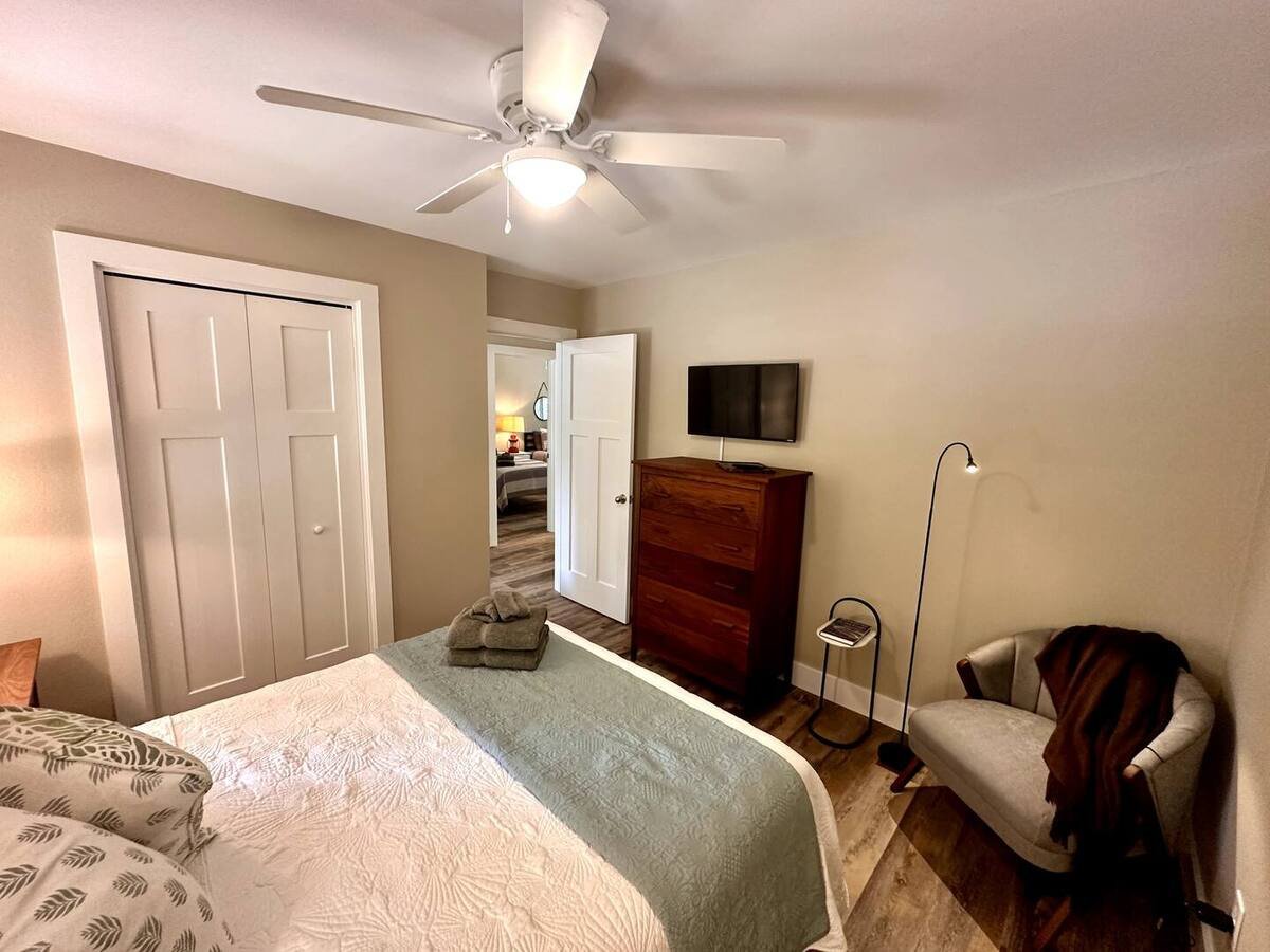 Guest bedroom