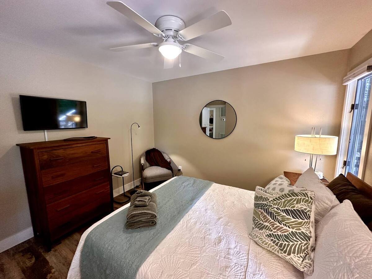 Guest bedroom