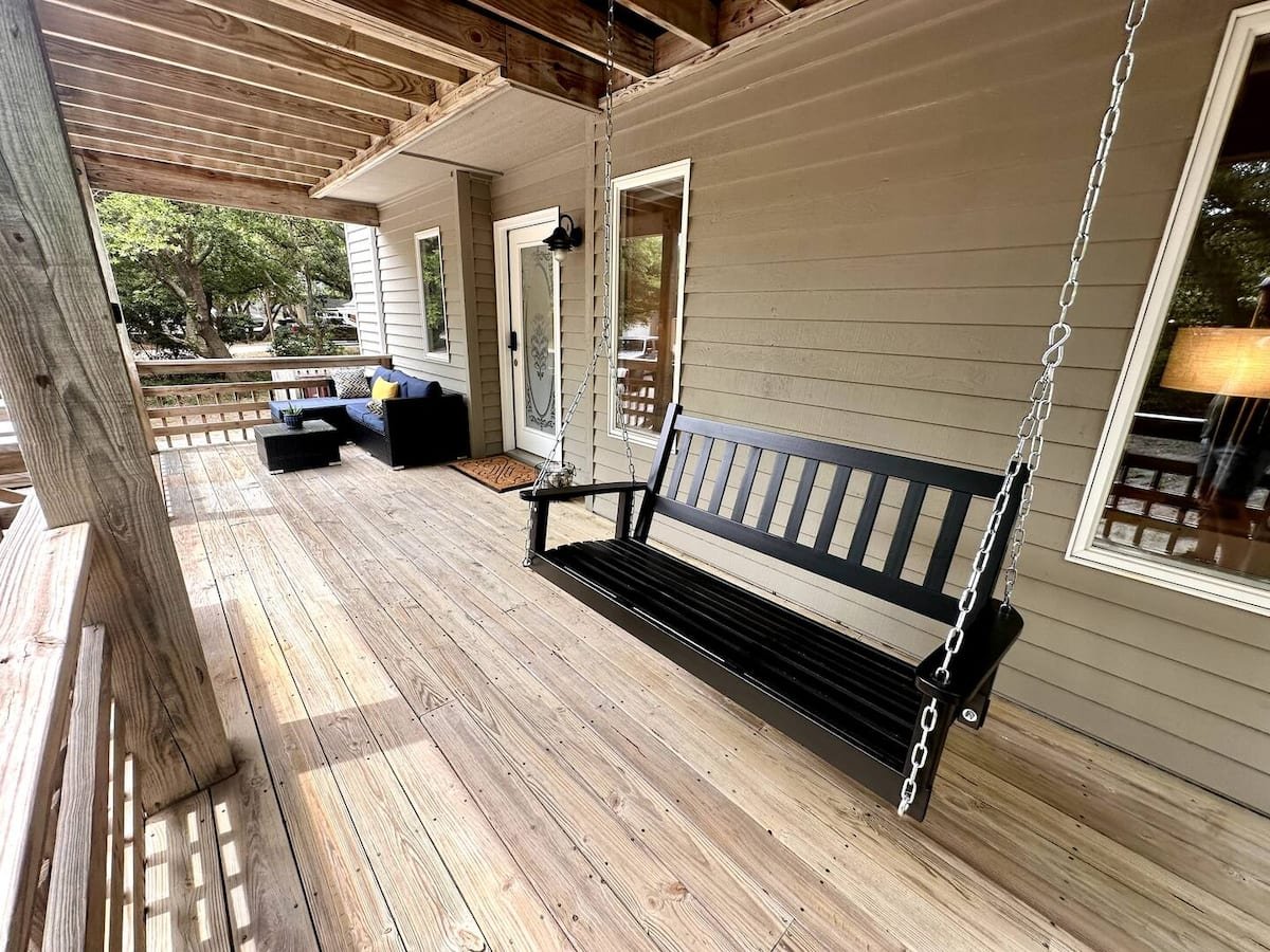 Deck · View 2