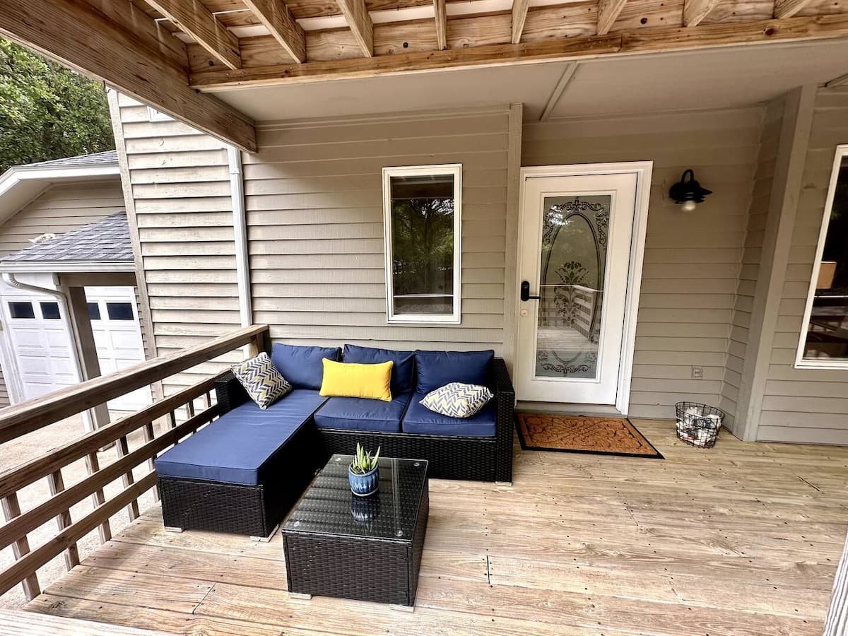 Deck · View 4