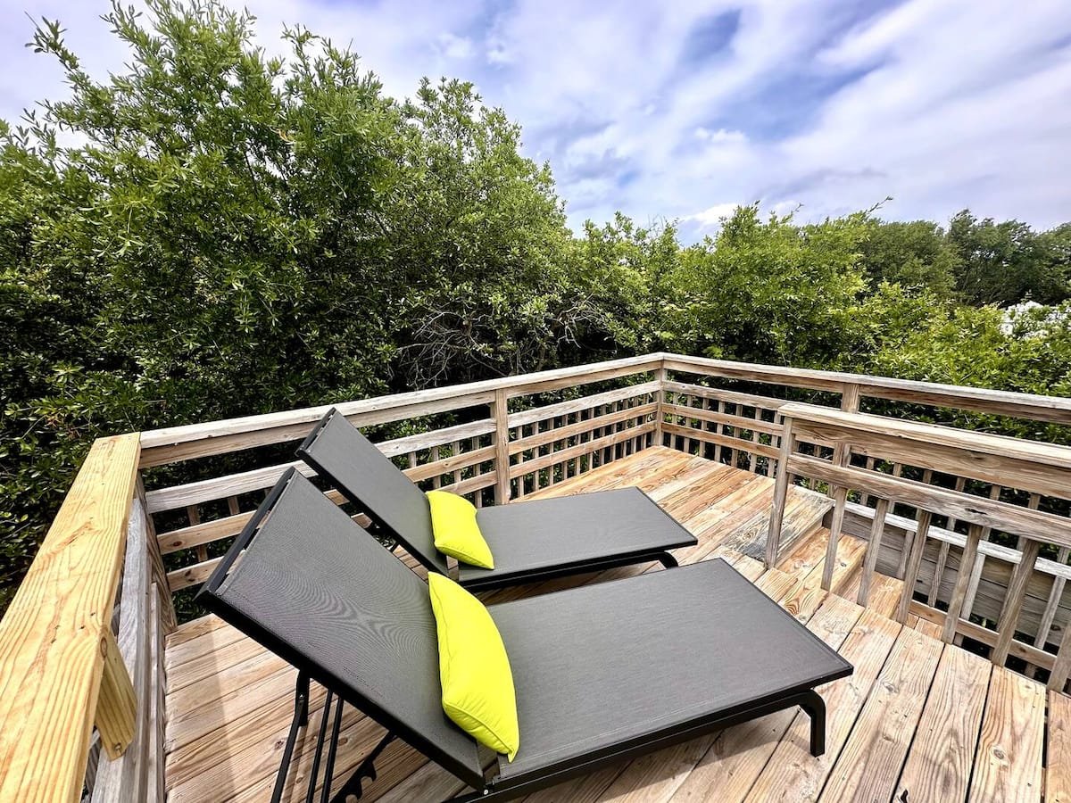 Deck · View 6