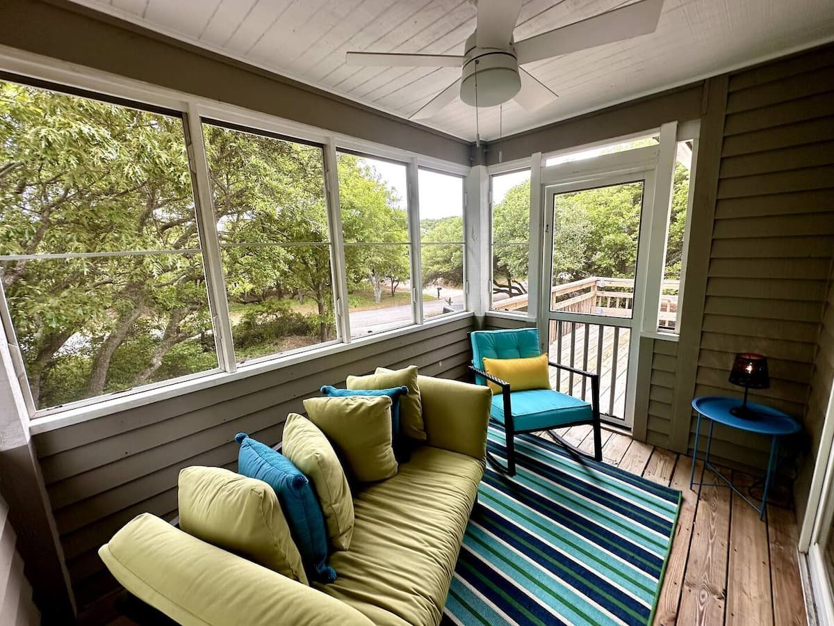 Porch · View 2